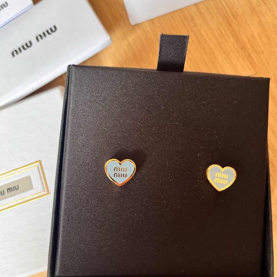 Miu Miu日本限定💙罕有Baby Blue粉藍色 愛心耳環-8