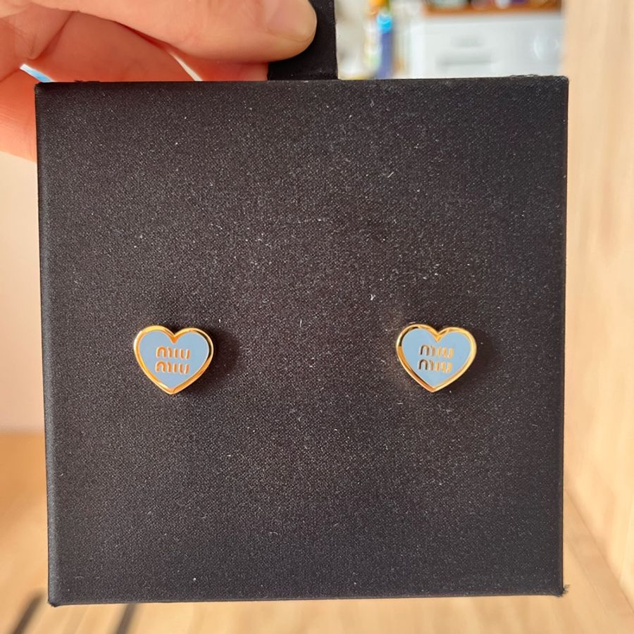 Miu Miu日本限定💙罕有Baby Blue粉藍色 愛心耳環-10
