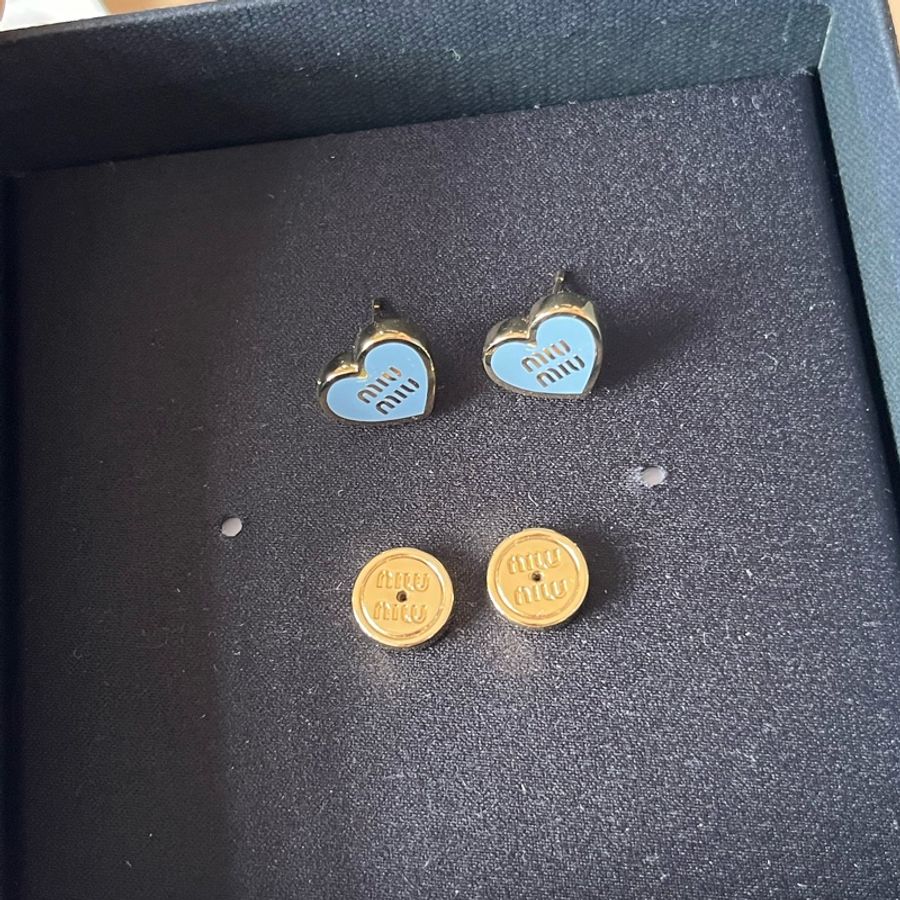 Miu Miu日本限定💙罕有Baby Blue粉藍色 愛心耳環-11