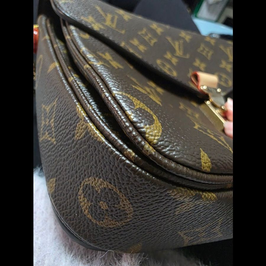 LV老花郵差包-7