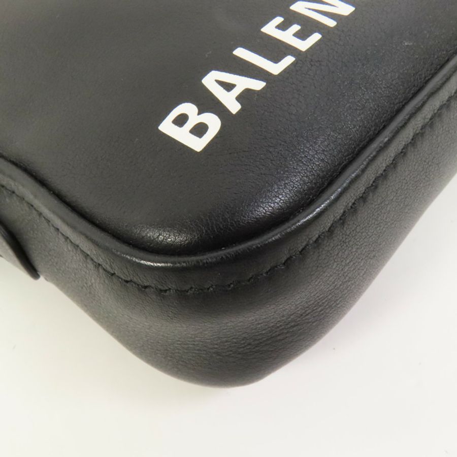 BALENCIAGA 牛皮皮革Triangle Clutch手拿包-12