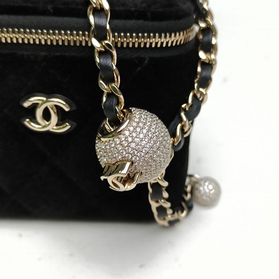 CHANEL 黑色天鵝絨鐳射標淺金扣方盒子化妝包帶鏡子肩背包-4