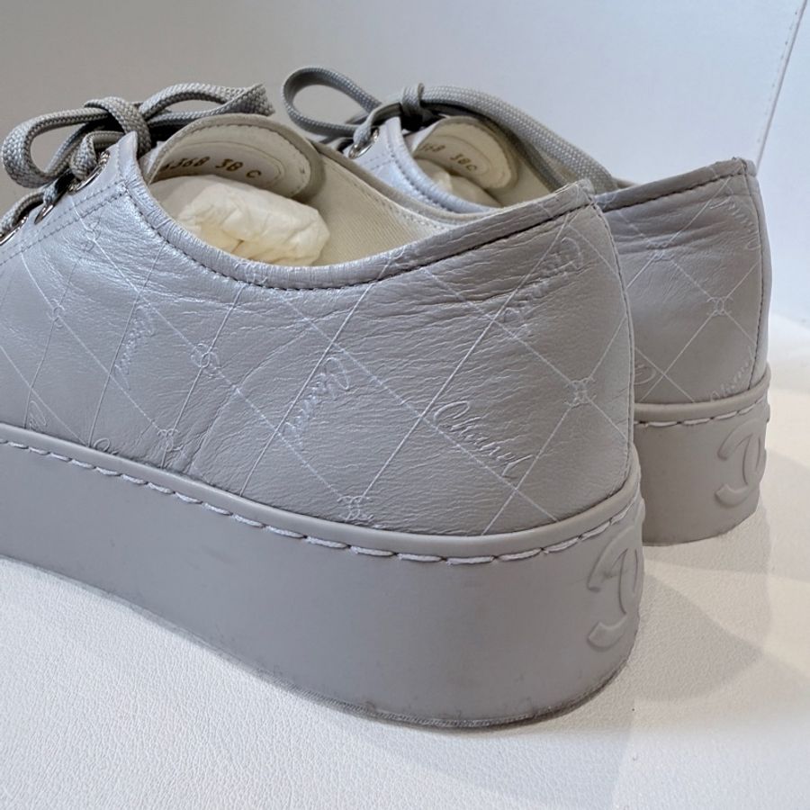 Chanel✨2025P 油蠟牛皮暗紋logo厚底餅乾鞋大頭鞋 #38-16