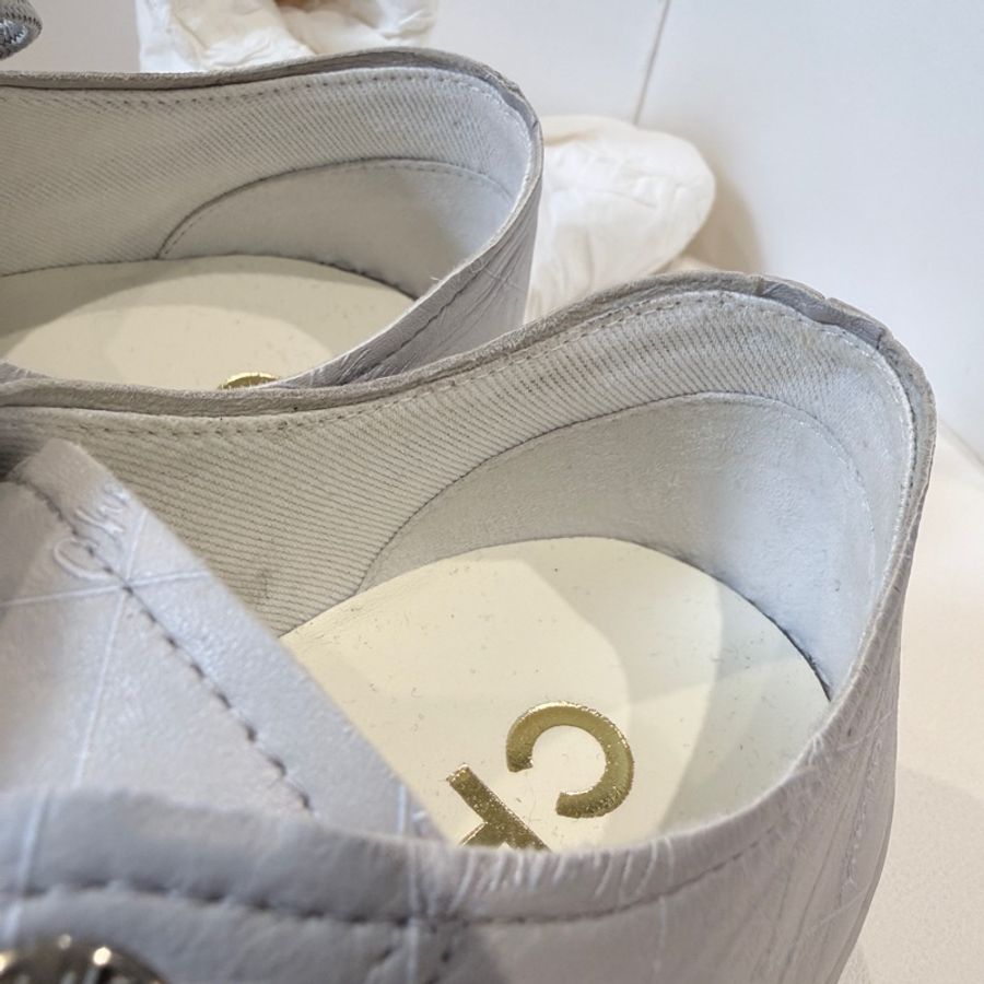 Chanel✨2025P 油蠟牛皮暗紋logo厚底餅乾鞋大頭鞋 #38-21