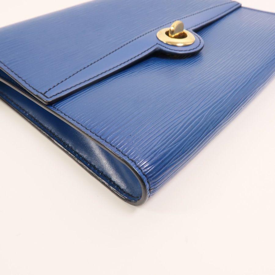 LOUIS VUITTON Epi Pochette Arche金扣肩背袋-9