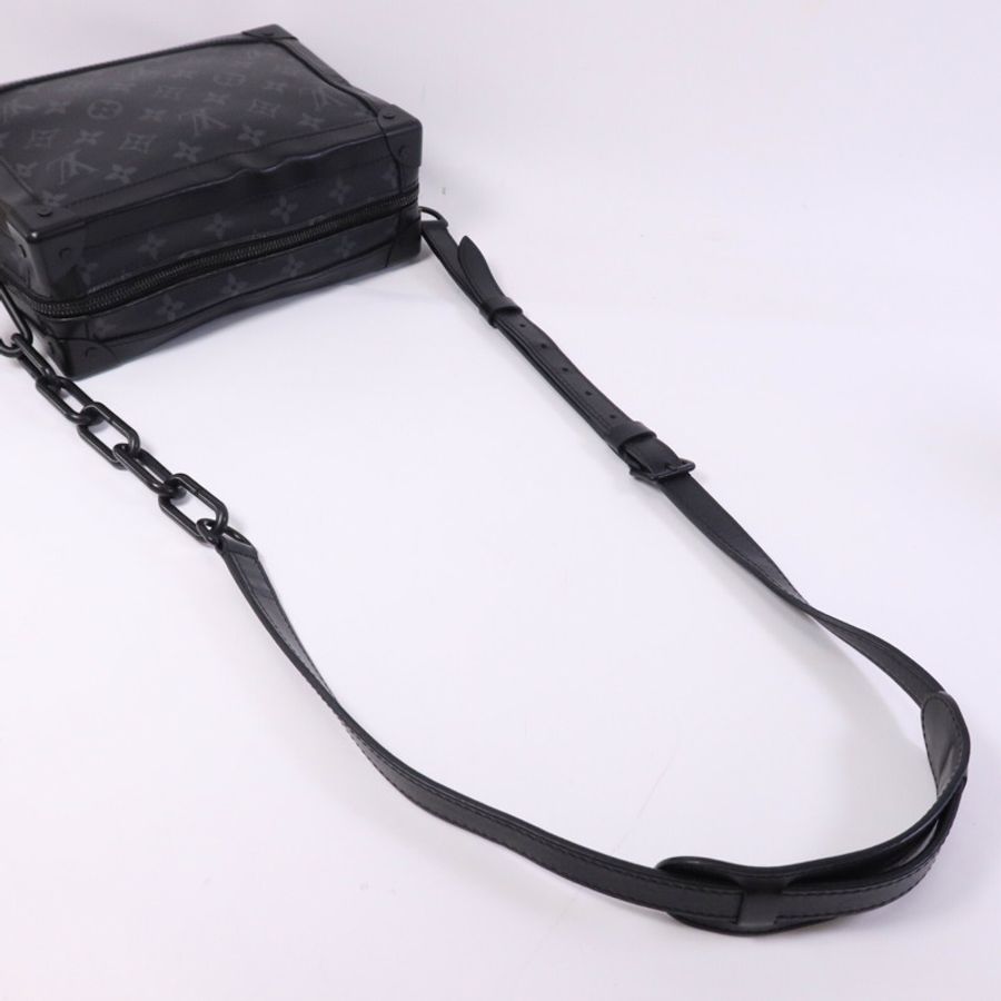 LOUIS VUITTON Monogram Eclipse Soft Trunk肩背袋-9