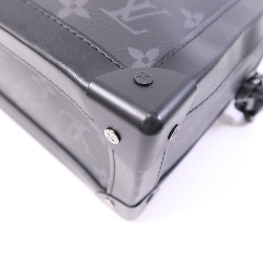 LOUIS VUITTON Monogram Eclipse Soft Trunk肩背袋-10