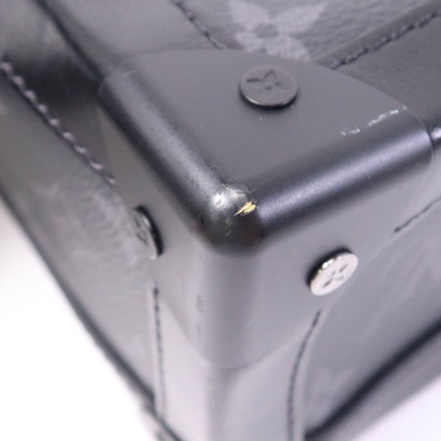 LOUIS VUITTON Monogram Eclipse Soft Trunk肩背袋-16