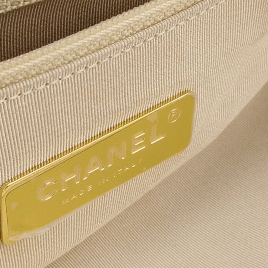 Chanel 19 Bag Maxi皮菱格絎縫穿皮雙C扣斜背包單肩包-7