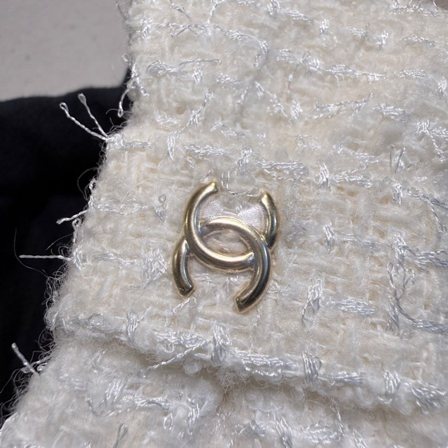 Chanel✨2023A白金毛呢蝴蝶結卡包零錢包-4