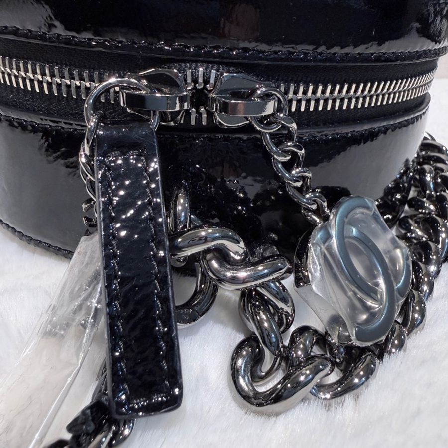 Chanel✨黑銀漆皮圓餅包鏈條包 貓頭鷹拉鍊-17