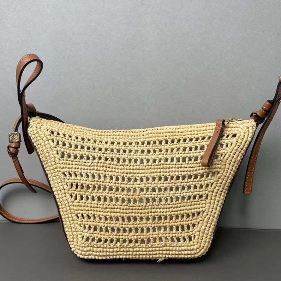 Loewe 拉菲草 mini hammock hobo28*17*9.5 98新肩帶塵袋-9
