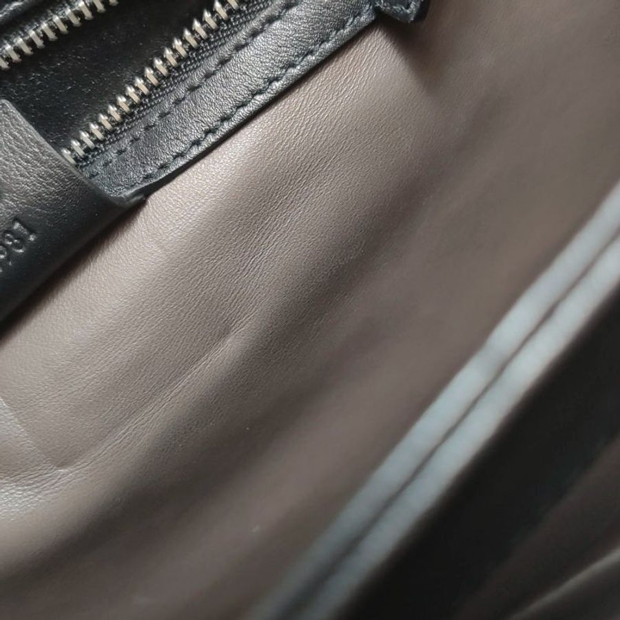 Gucci InterlockingG牛皮純色互扣式雙G單肩包-24