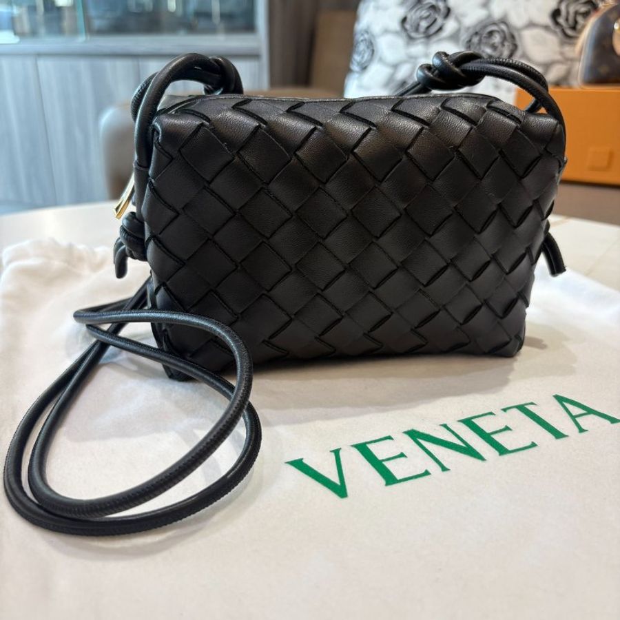BOTTEGA VENETA Candy Loop 小羊皮迷你相機包-0