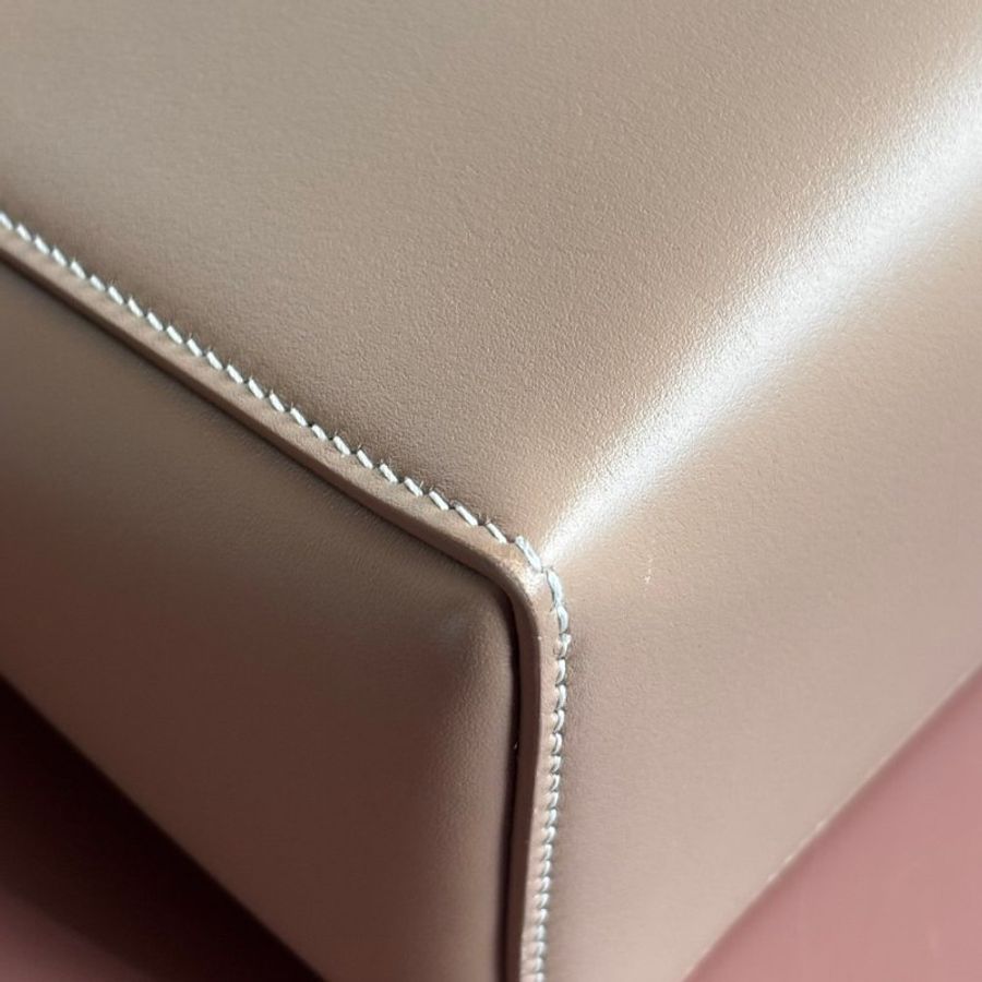 ::LORO PIANA:: EXTRA BAG L27 諾悠翩雅 卡其色風衣色光滑小牛皮 斜背包 肩背包-10