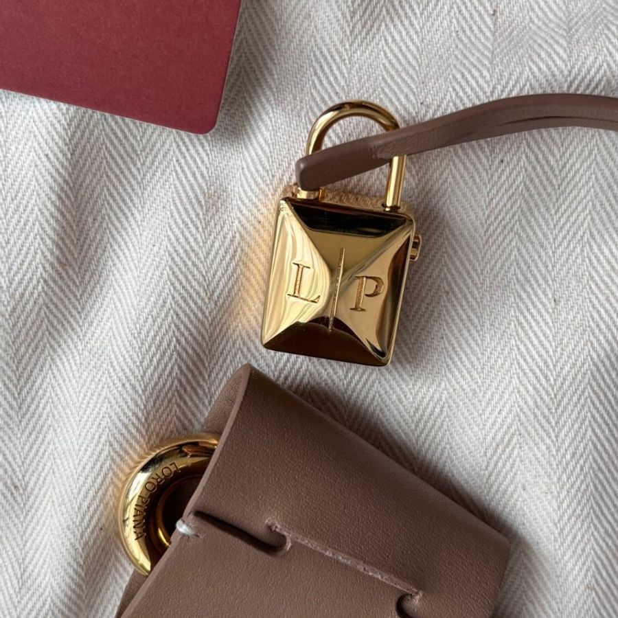 ::LORO PIANA:: EXTRA BAG L27 諾悠翩雅 卡其色風衣色光滑小牛皮 斜背包 肩背包-29
