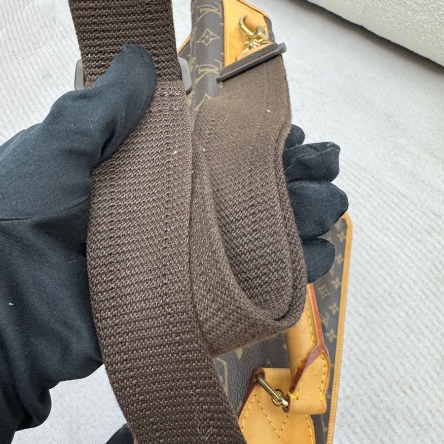 Louis Vuitton Monogram 帆布便攜式西裝袋-18
