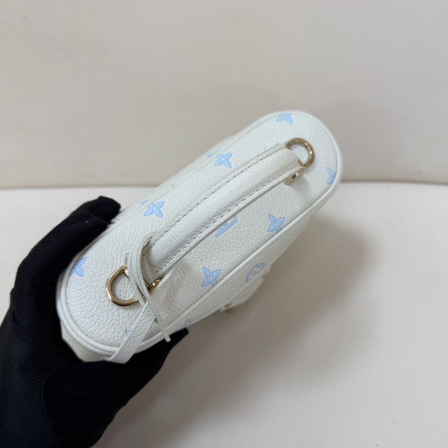 LV新款奶油藍Vanity Chain Pouch 窄版化妝包 19*12cm 99新肩帶塵袋-5