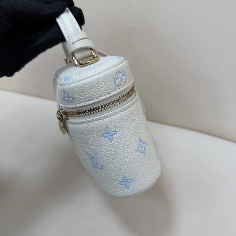 LV新款奶油藍Vanity Chain Pouch 窄版化妝包 19*12cm 99新肩帶塵袋-7