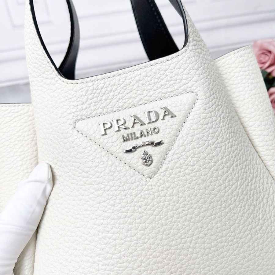 Prada 白色mini菜籃子托特手提包18×15×8.5cm 98新配件塵袋購證-2