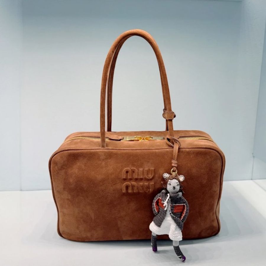⏰限時特賣價🌺Miu Miu 5BB117 大款麂皮 Beau 保齡球包 橄欖綠沙色-2