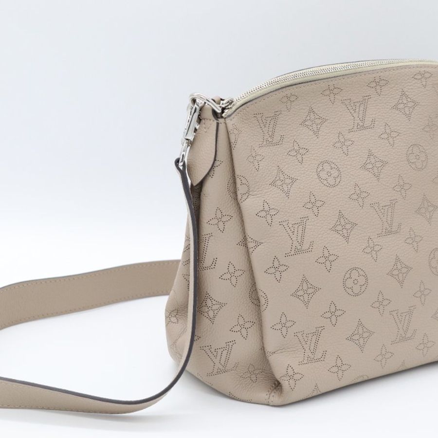 Louis Vuitton 路易威登 BABYLONE CHAIN BB MAHINA CALF SKIN 月亮女神 米灰色 牛皮 水桶包 手提包斜挎包-3