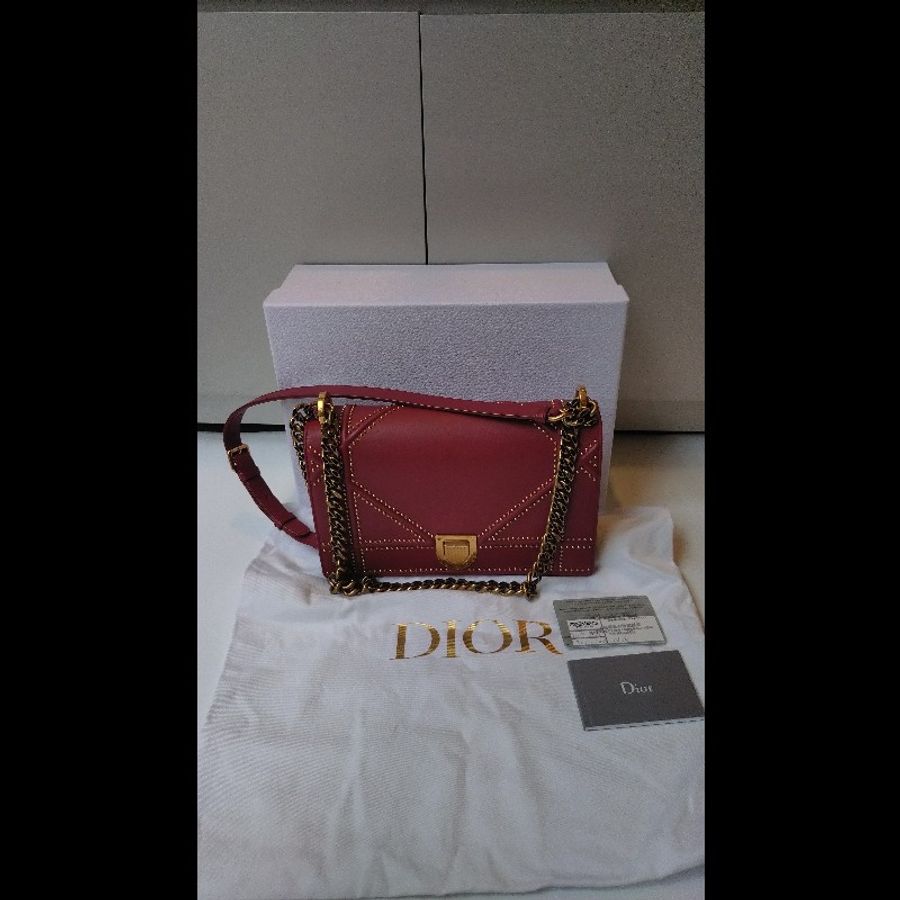 Dior 古銅金鍊酒紅皮鉚釘格紋盾牌口蓋包-4