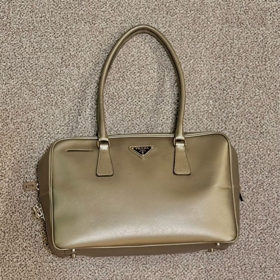 prada plume 金屬色-1