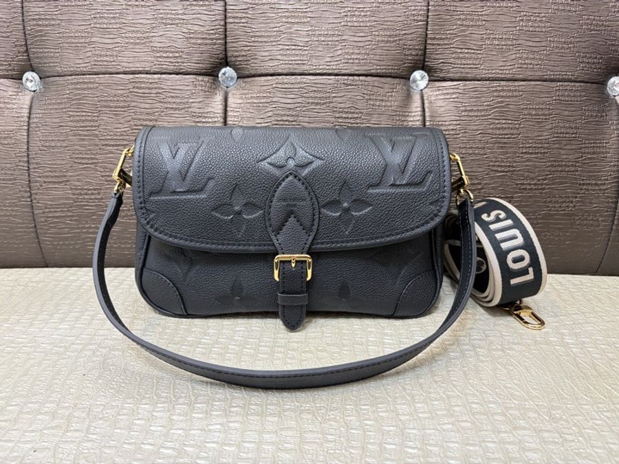 LV 黑牛皮壓紋金釦Diane手提肩斜背包M46386-0