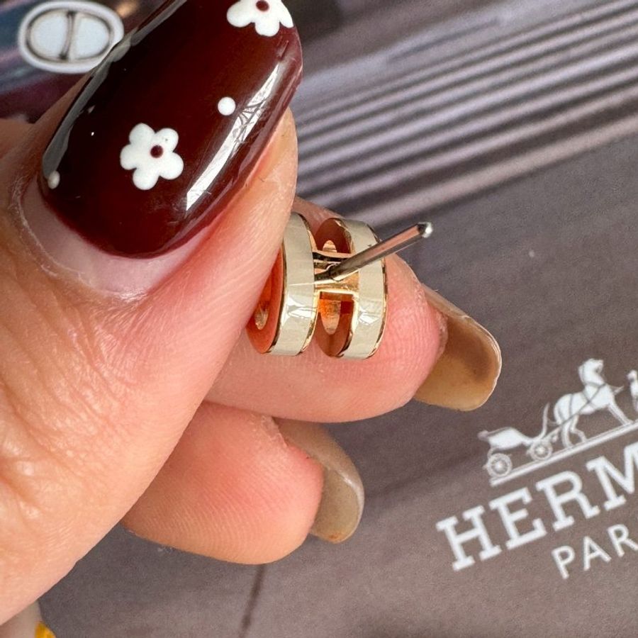 ✨必買款✨全新商品 Hermes 奶茶色H玫瑰金 mini pop耳環-6