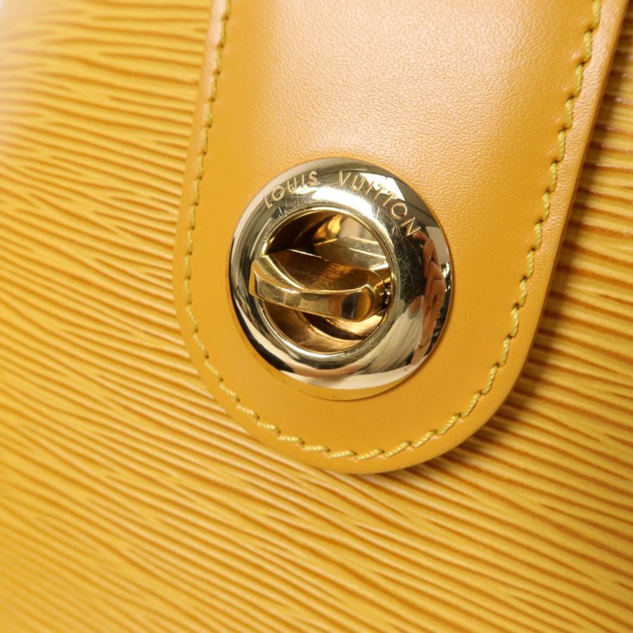 LOUIS VUITTON Epi Cluny金扣肩背袋-6
