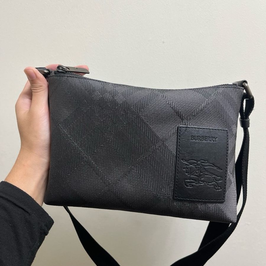 Burberry Chester 斜背包-6