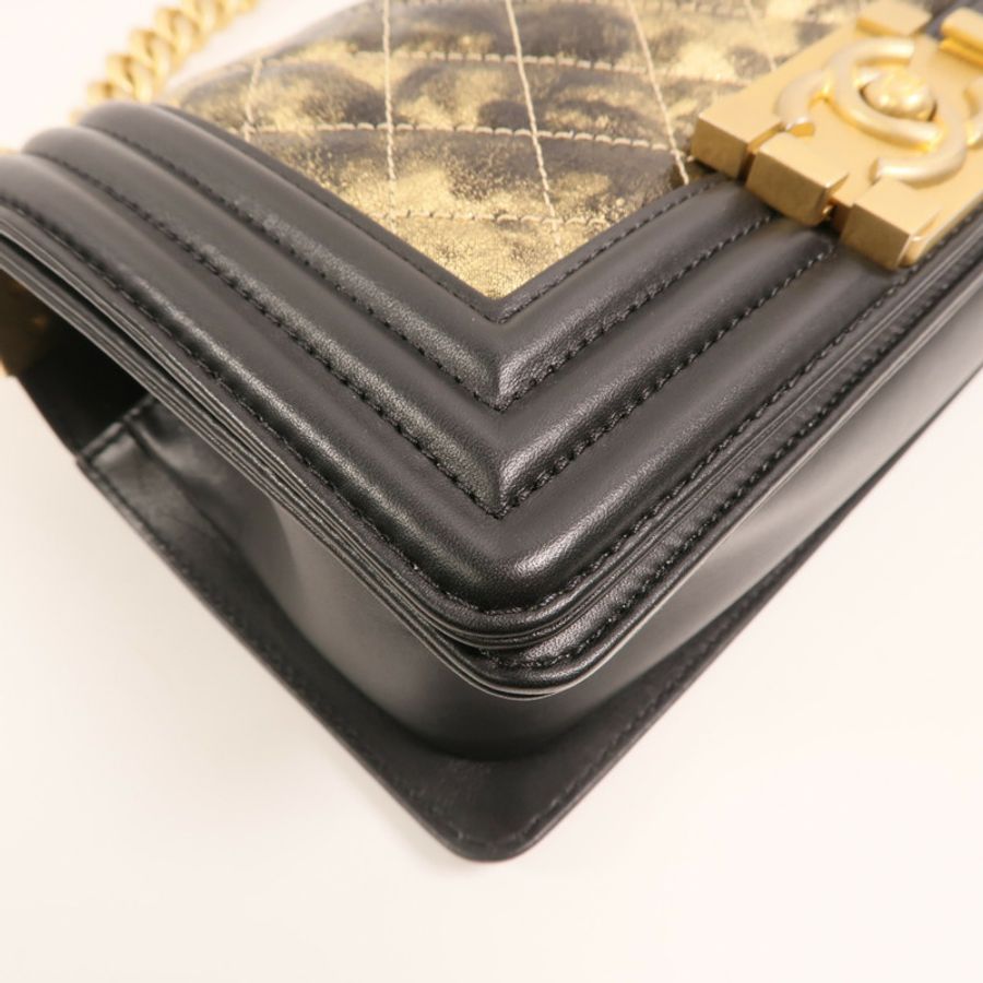 CHANEL 牛皮皮革Boy 20金扣鏈帶肩背袋-11