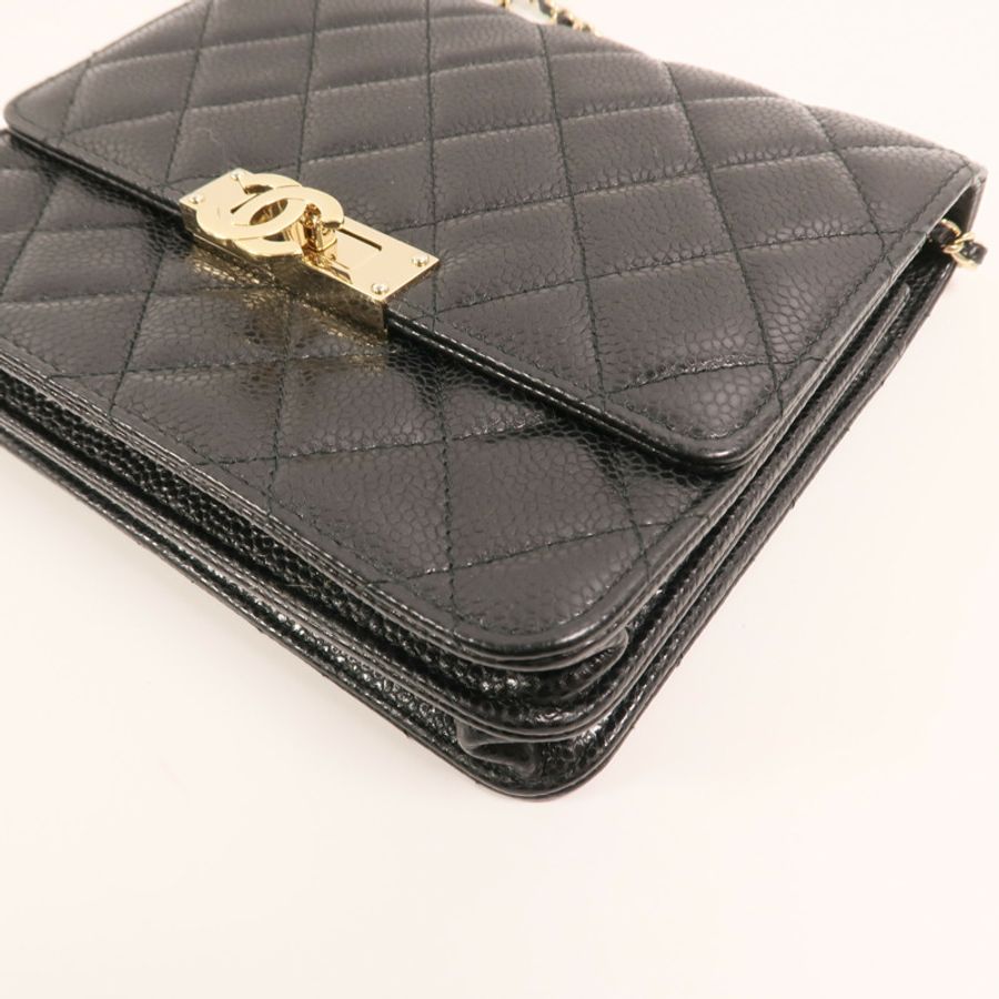 CHANEL 牛皮皮革Chain Shoulder金扣鏈帶肩背袋-11