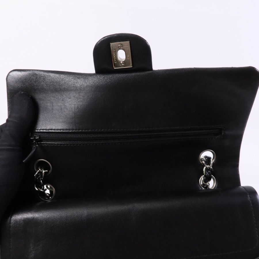 CHANEL 漆皮皮革Classic 25銀扣鏈帶肩背袋-14