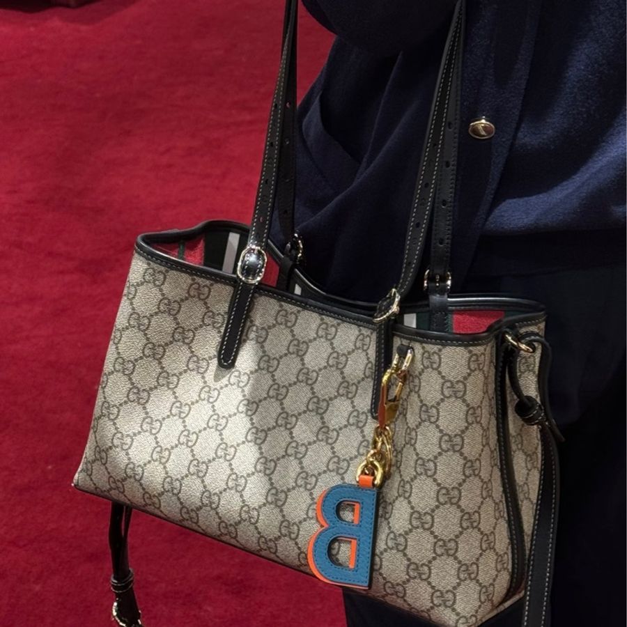 Gucci古馳GG原花PVC牛皮拼接Emblem中號托特包肩背斜背包815214-6
