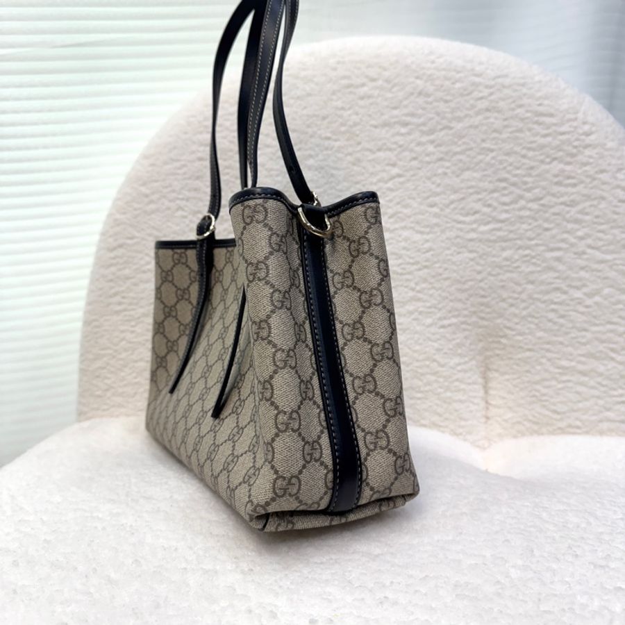 Gucci古馳GG原花PVC牛皮拼接Emblem中號托特包肩背斜背包815214-11