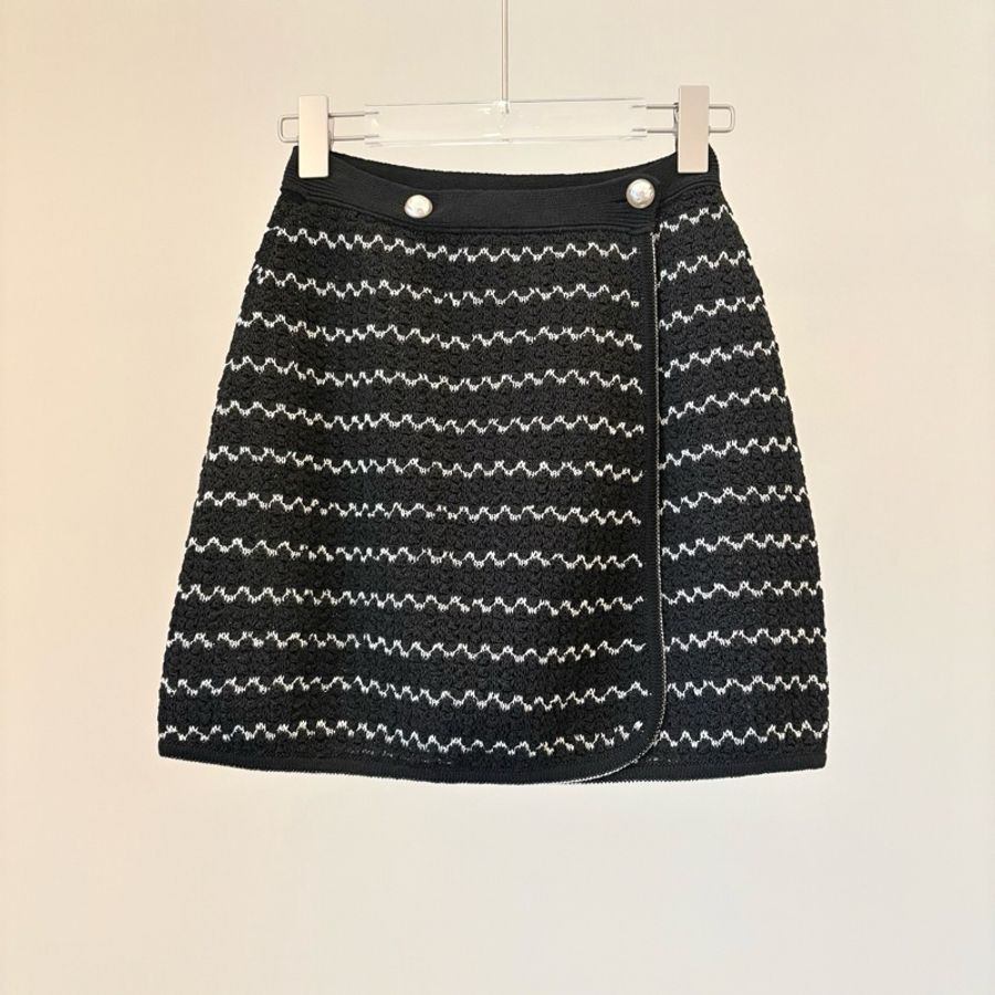 ⭐️未使用/Chanel/香奈兒/黑白條紋針織半裙/34碼/118716-5