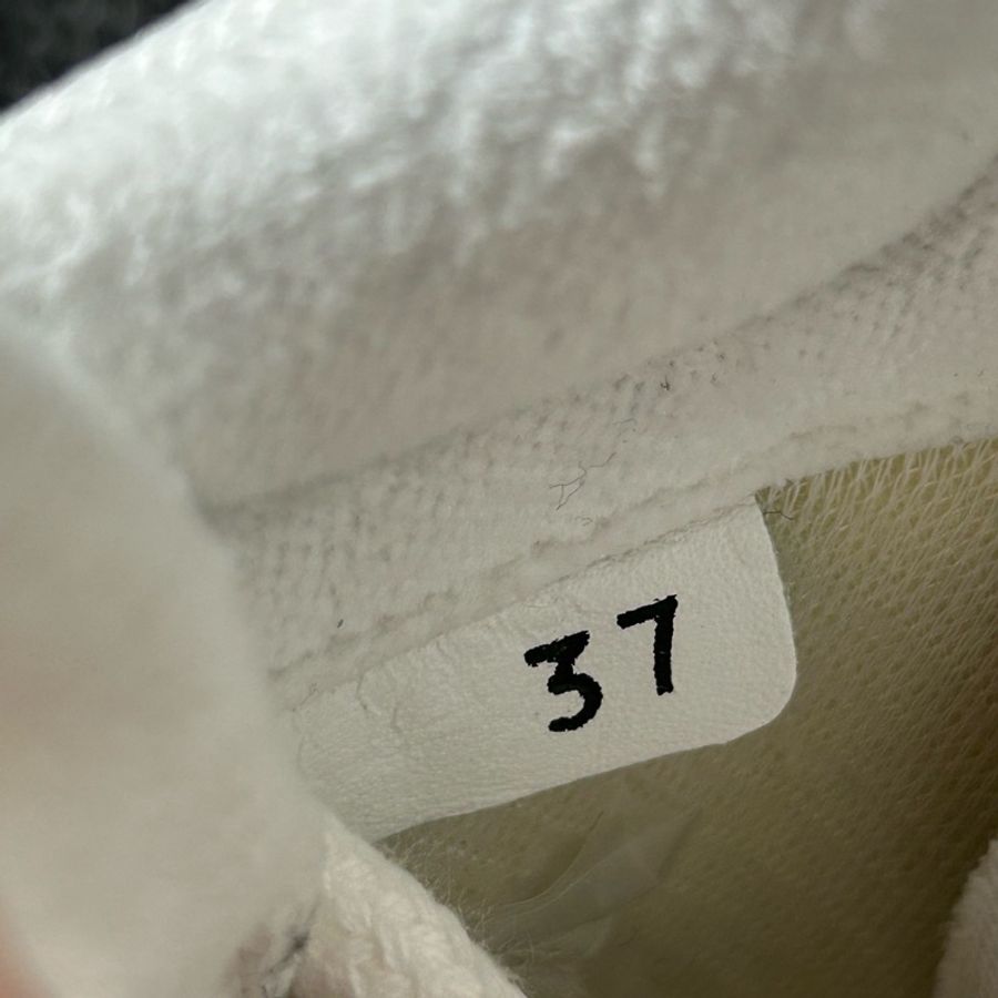 99新 MiuMiu繆繆白色運動鞋 尺碼37-6