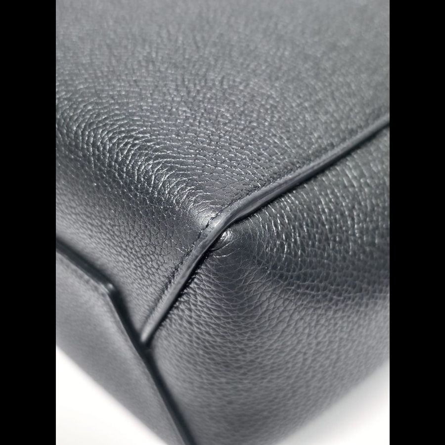 Celine 黑色Sangle Bucket Bag-9