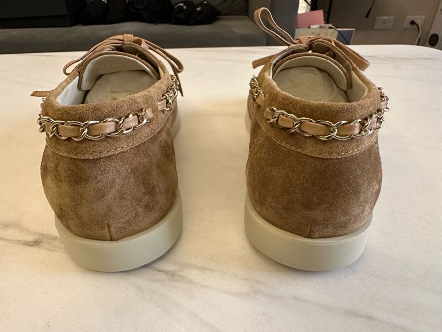 Chanel 棕色圓頭麂皮休閒鞋-3