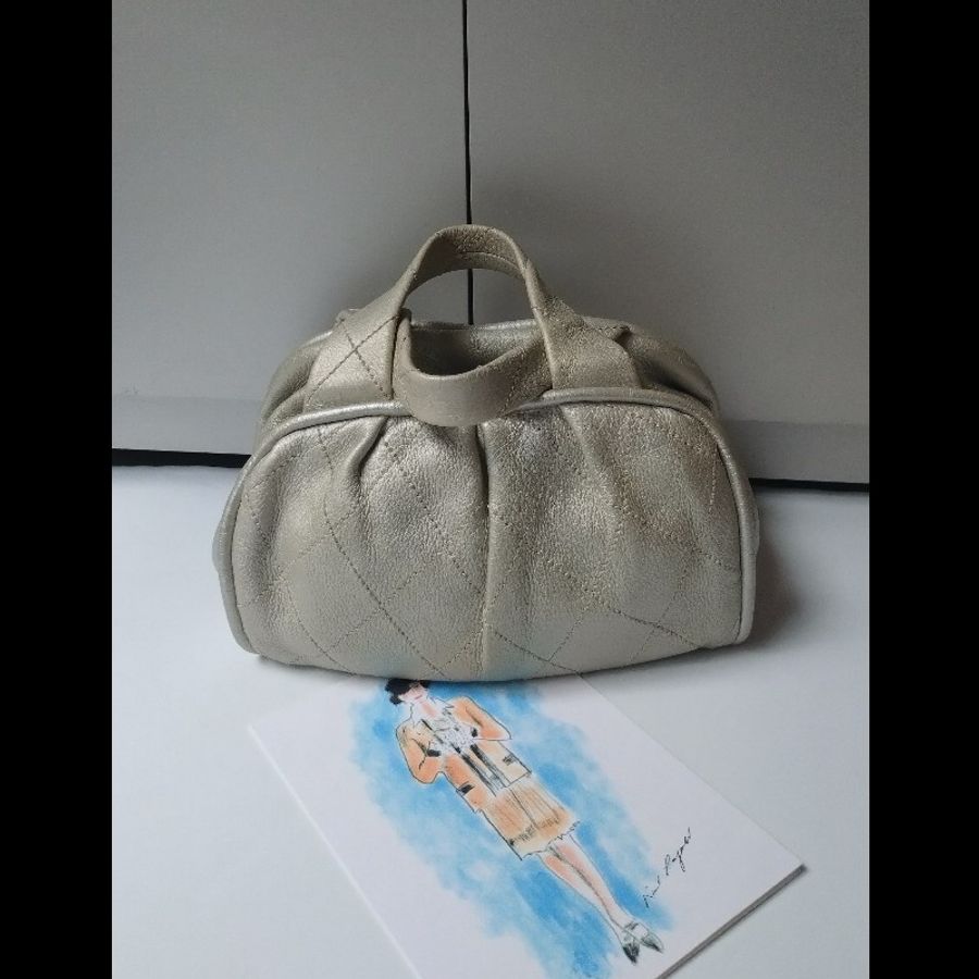 Chanel 銀色軟皮革抓皺手提波士頓包-0