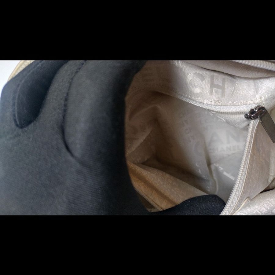 Chanel 銀色軟皮革抓皺手提波士頓包-19