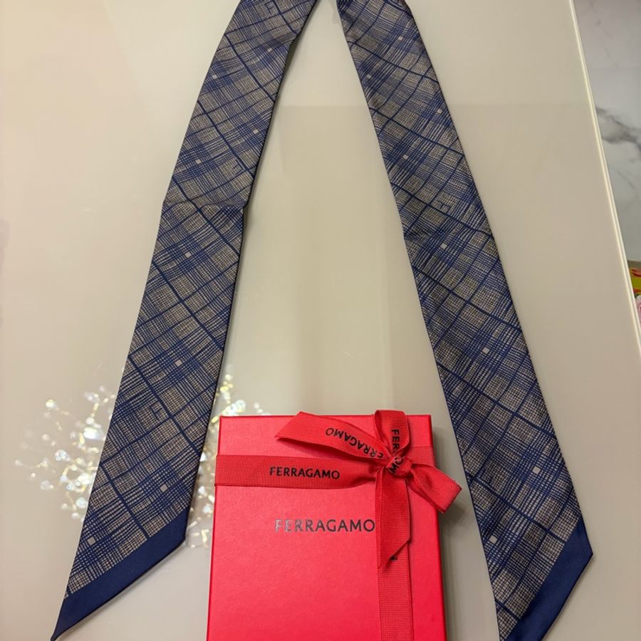 Ferragamo 全新長35cm twilly絲巾-0