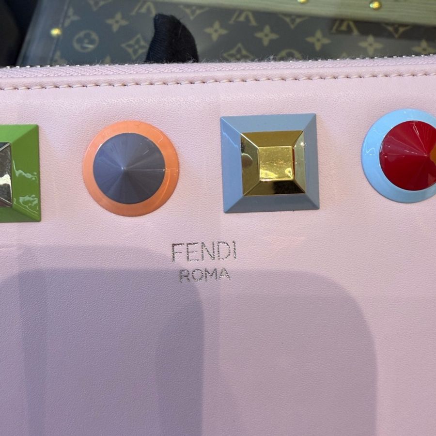 99新Fendi /芬迪 彩色鉚釘長款錢包 尺寸:18.5×10cm 無附件-8