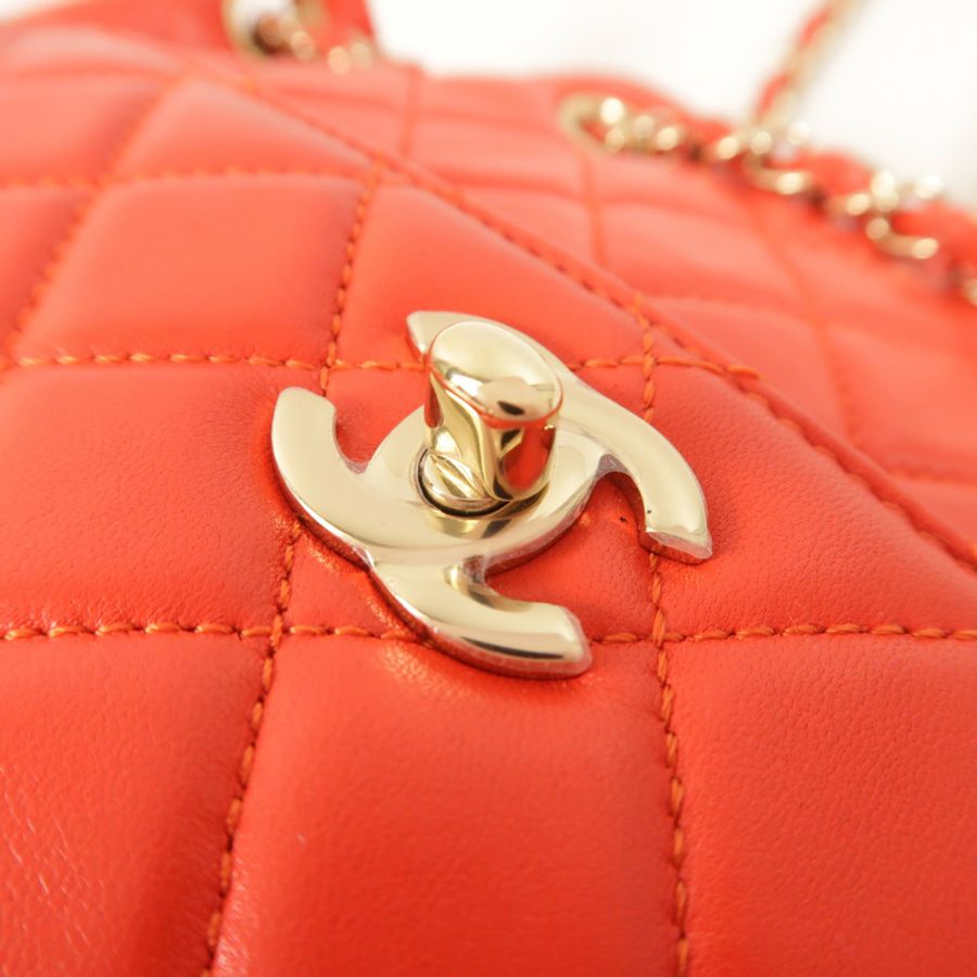 CHANEL 羊皮皮革Chain Shoulder金扣肩背袋-11
