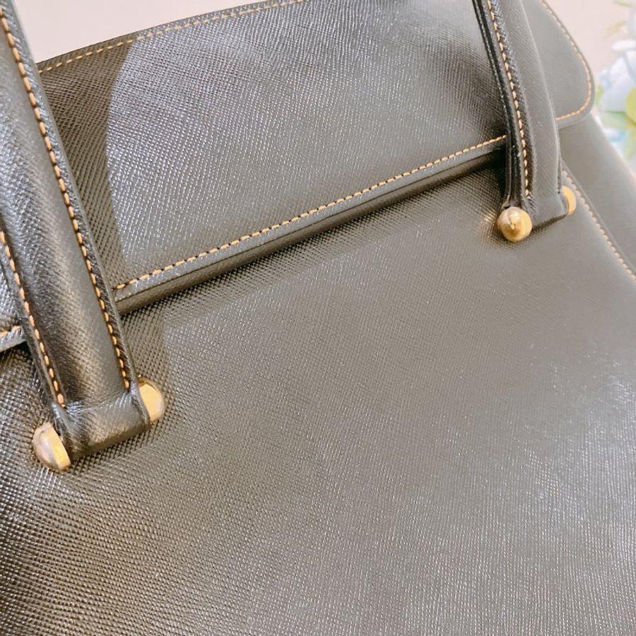 TK1973 Valentino 范倫鐵諾復古翻蓋式手拿包包 Vintage Handle Bag Calfskin Black x GHW-25