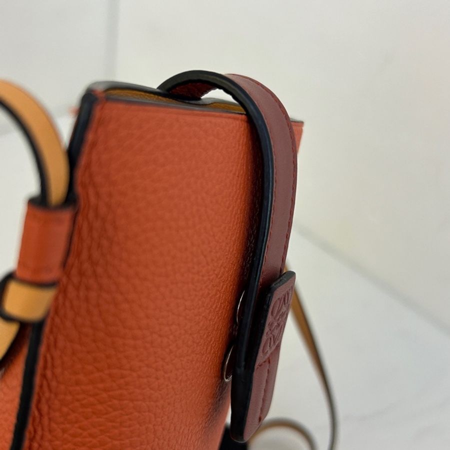 LOEWE羅意威單肩拼色手機包  8*17cm 無附件-7