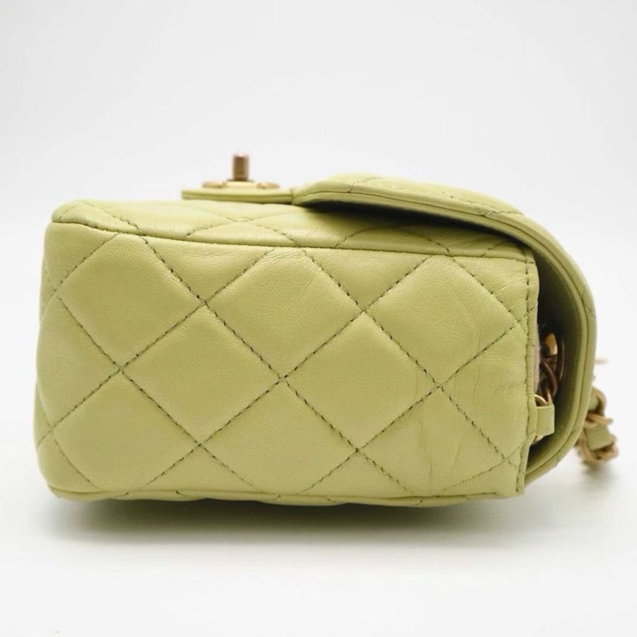 CHANEL 23C 摩納哥系列 籌碼徽章 方胖子鏈條包,嫩芽綠19X15X6.5 98新徽章肩帶 塵袋-3