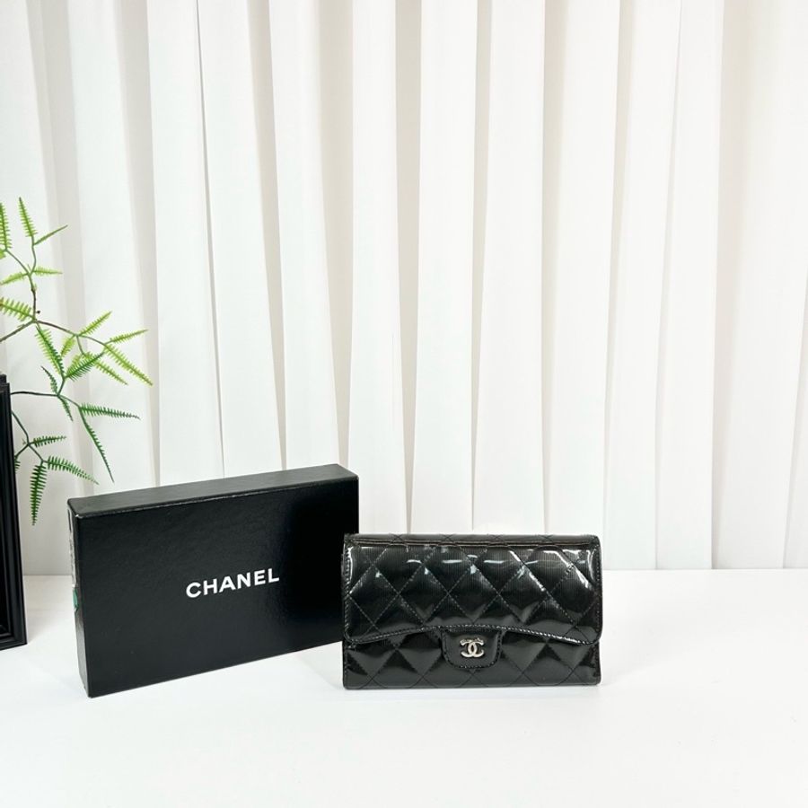 香奈兒CHANEL 17開 深綠色漆皮錢包 尺寸18*10 尺寸18×10cm 附件盒子-0